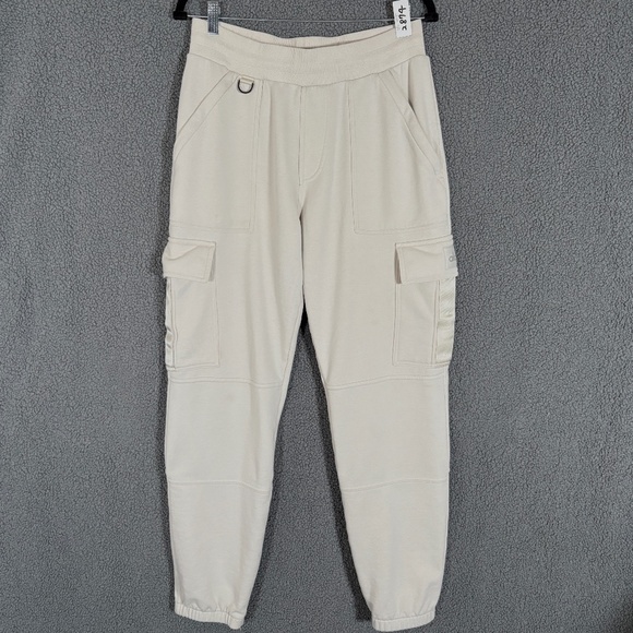 ALO Yoga Pants - Alo Yoga Highline Cargo Pants Sweatpants - Women's Size M - Cream